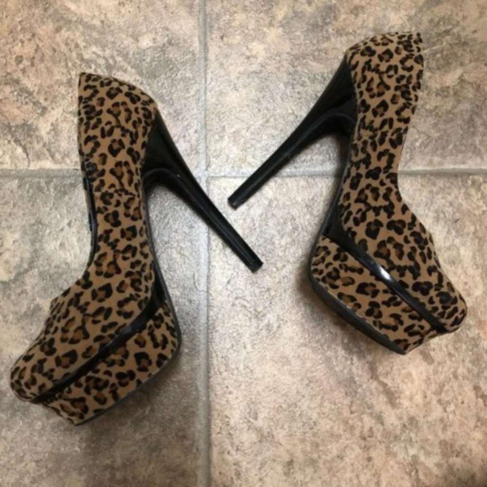 Leopard Platform Stiletto Pumps